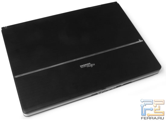 Fujitsu-Siemens Amilo Xa 1526: внешний вид в закрытом состоянии