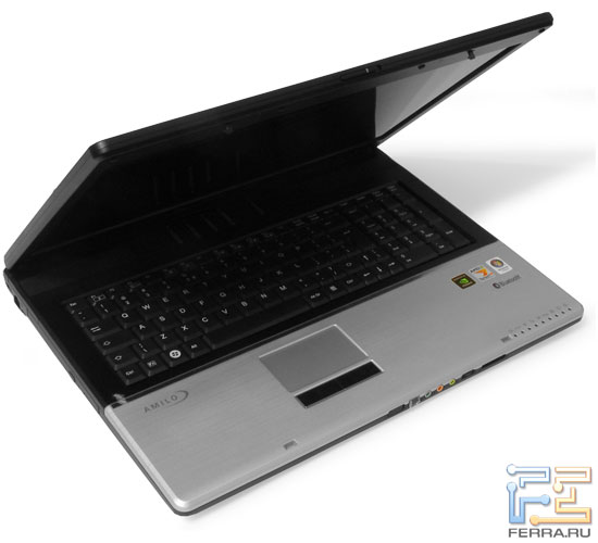 Fujitsu-Siemens Amilo Xa 1526: внешний вид в приоткрытом состоянии