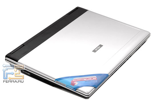 ASUS Z53S: внешний вид в закрытом состоянии