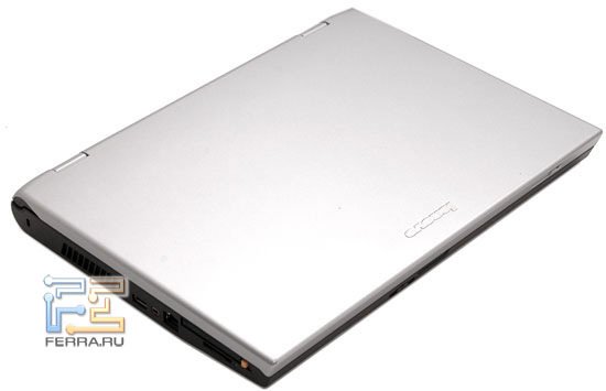 Lenovo 3000 N100: внешний вид в закрытом состоянии