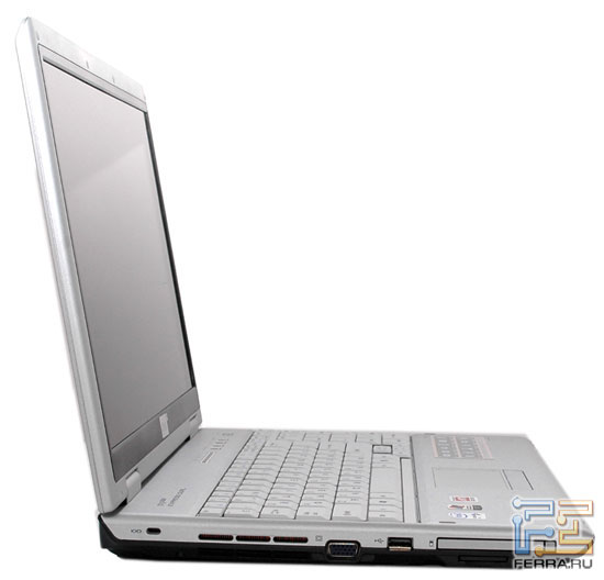 LG P1 Pro: внешний вид в открытом состоянии