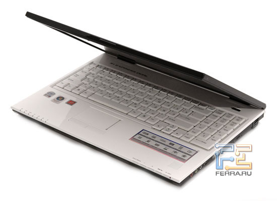 LG P1 Pro: внешний вид в приоткрытом состоянии